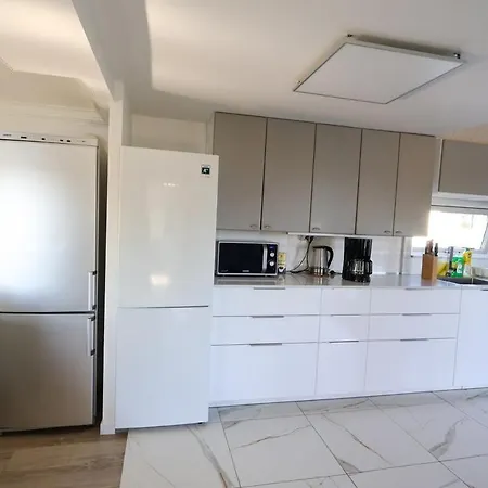 8 Beds - Workers Dream - Free Parking - Wifi * Gotemburgo