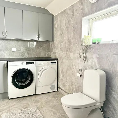 For Workers & Family - 6br - 2 Bath Villa