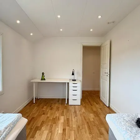 For Workers & Family - 6br - 2 Bath