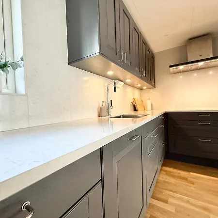 For Workers & Family - 6br - 2 Bath Villa