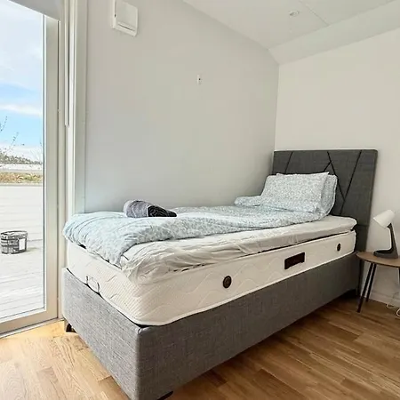 Villa For Workers & Family - 6br - 2 Bath *