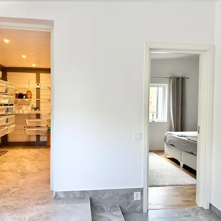For Workers & Family - 6br - 2 Bath * Gothenburg