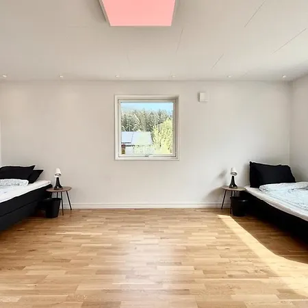 Villa For Workers & Family - 6br - 2 Bath *