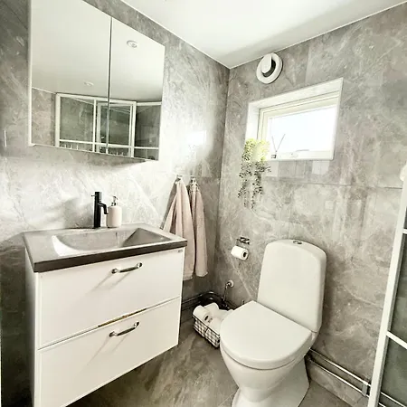 For Workers & Family - 6br - 2 Bath Villa