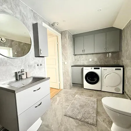 For Workers & Family - 6br - 2 Bath *