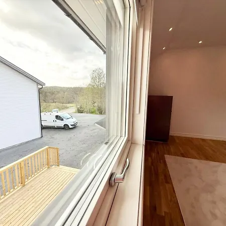 Villa For Workers & Family - 6br - 2 Bath