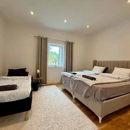 For Workers & Family - 6br - 2 Bath