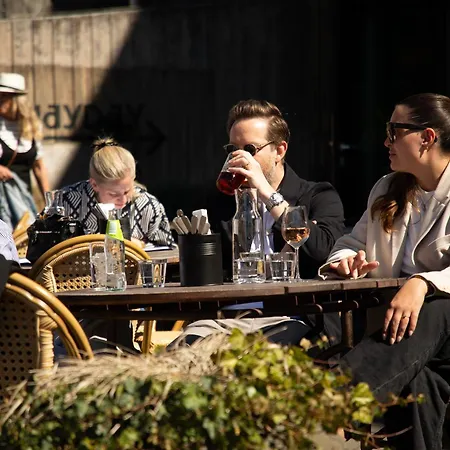 Live And Lagerbring アパートホテル