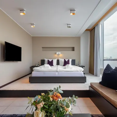 Hyatt Place Hotell 4*