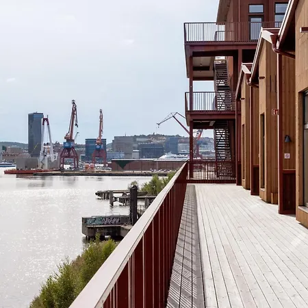 Hotel Waterfront 4*