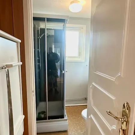 Appartement Near Volvo With Parking
