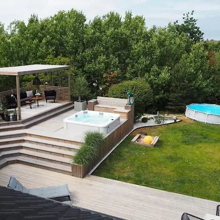 Villa Social Near The Sea! *