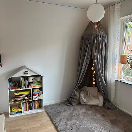 Апартаменты Family Friendly Newly Built Townhouse In Quiet Area *