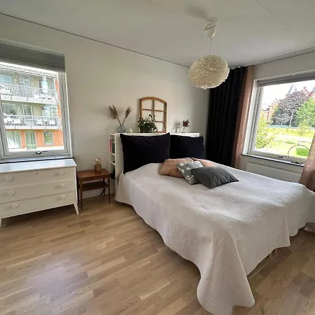Apartment Family Friendly Newly Built Townhouse In Quiet Area Gothenburg