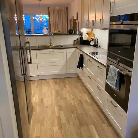 Apartment Family Friendly Newly Built Townhouse In Quiet Area Gothenburg