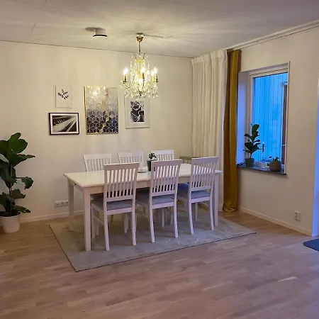Апартаменты Family Friendly Newly Built Townhouse In Quiet Area *