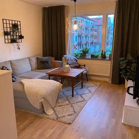 Family Friendly Newly Built Townhouse In Quiet Area Гётеборг