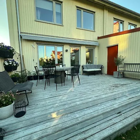 Family Friendly Newly Built Townhouse In Quiet Area * Gothenburg