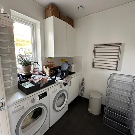 Апартаменты Family Friendly Newly Built Townhouse In Quiet Area Гётеборг