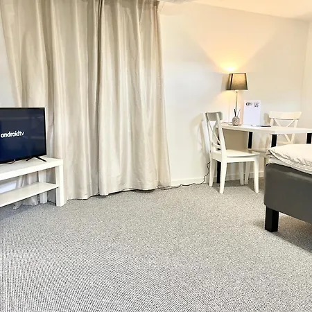 Apartamento Modernt Boende, Fri Parkering & Bra Foerbindelser
