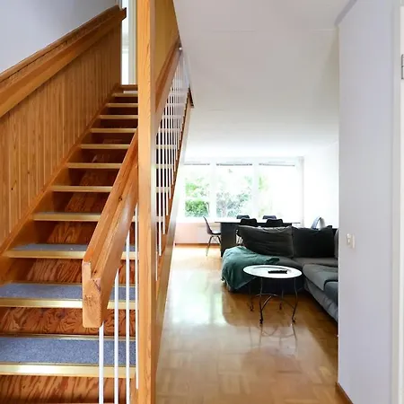 10 Beds, 5 Bedrooms Villa