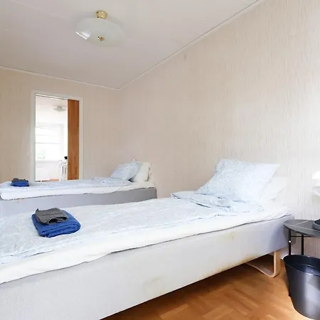 Villa 10 Beds, 5 Bedrooms *