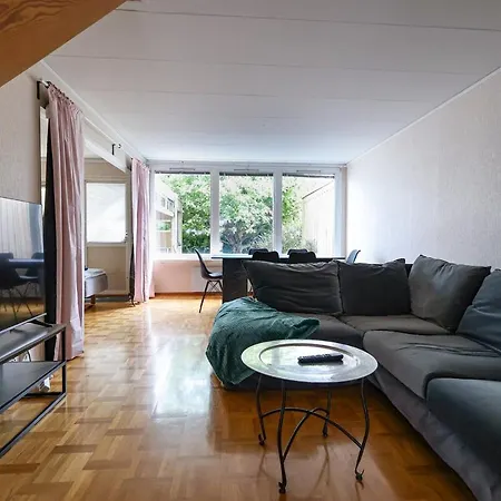 10 Beds, 5 Bedrooms Villa Gothenburg