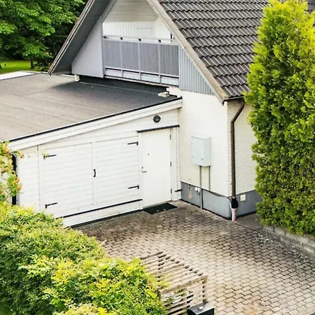 Fredholmsvillan Kaerra Kwatera prywatna *