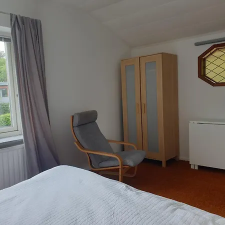 Cozy In 50s 10 Min Tram Ride To Göteborg