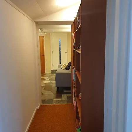 Daire Cozy In 50s 10 Min Tram Ride To