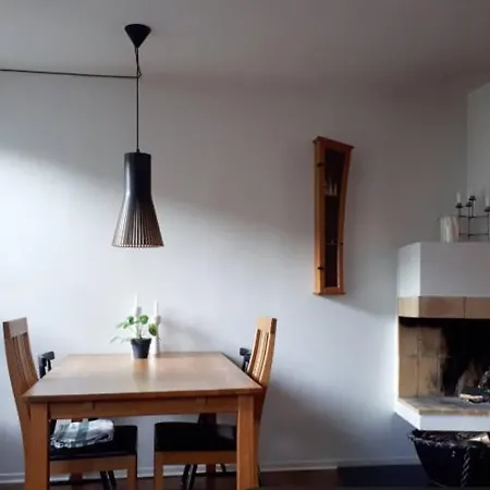Radhus Naera