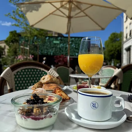 Flora Otel 4*