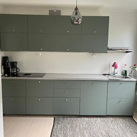 Апартаменты Spacious Three Bed In A Lovely Neighbourhood