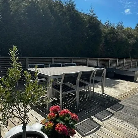 Havsnaera Hus Pa Naeset, *