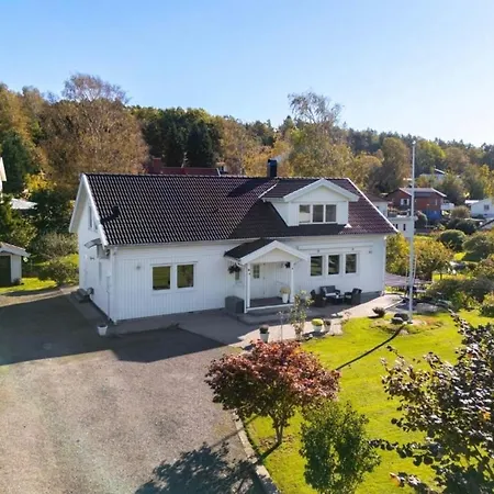 Modern Near & Nature Villa