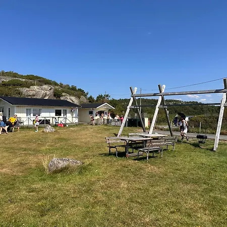 Backstugan - Litet Hus Med Storslaget Laege *