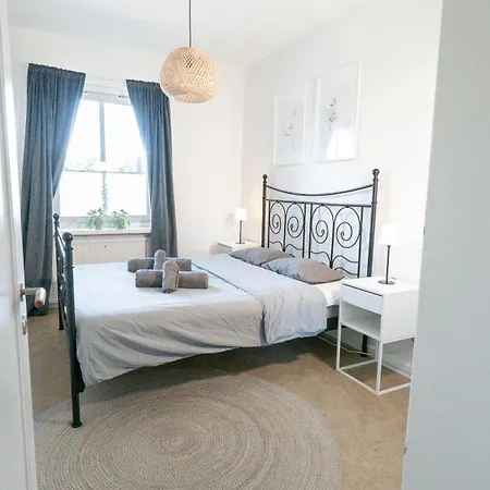 Chic 1br Center Sleeps 4 Braemaregarden 哥德堡