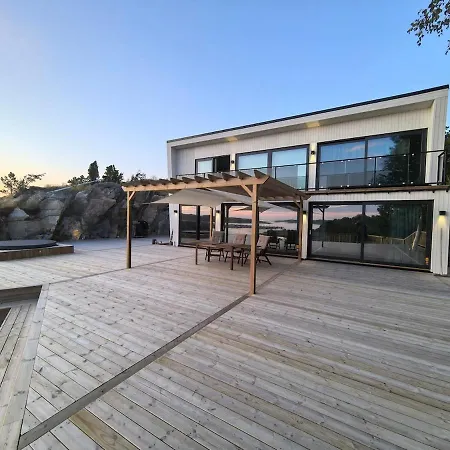 Villa Seaside Panorama With Jetless Hot Tub *