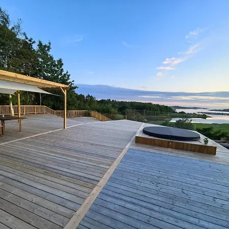 Seaside Panorama With Jetless Hot Tub * Gotemburgo