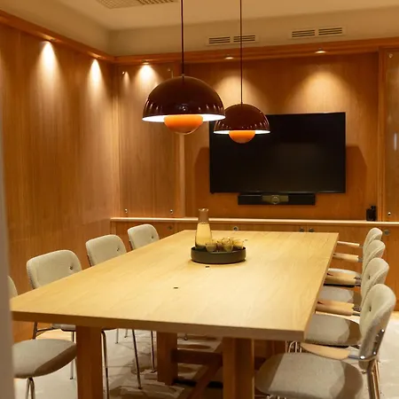 Live And Ekmanska Apartahotel