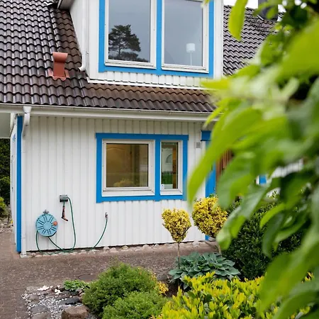 Near Sea And Nature, Free Parking & Cleaning * Gotenburg