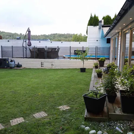 Between The Trees Villa