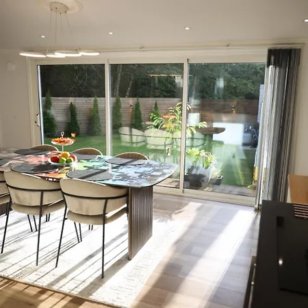 Between The Trees Villa