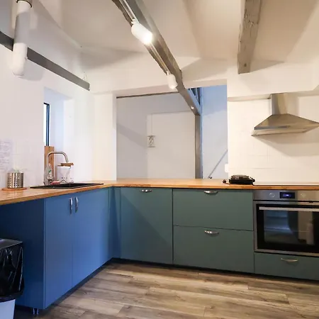 Villa Worker & Families Dream In The Heart Of