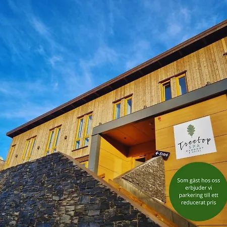 Treetop Hangout & Hotell