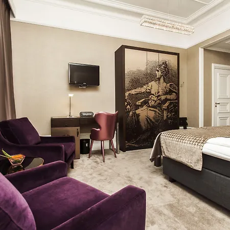 Elite Plaza Hotel