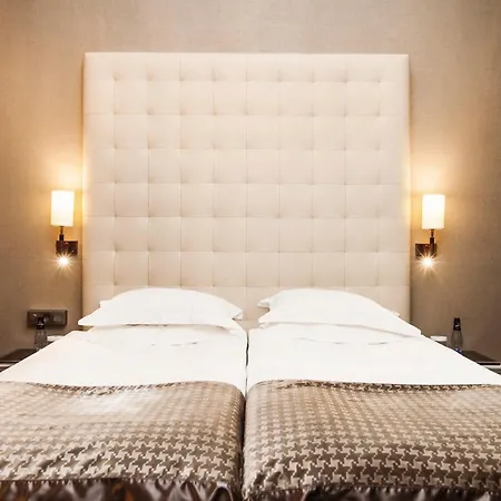 Отель Elite Plaza 4*