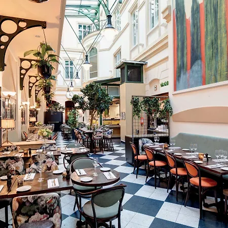 Elite Plaza Hotel