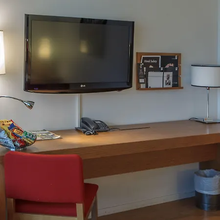 Hotel First G
