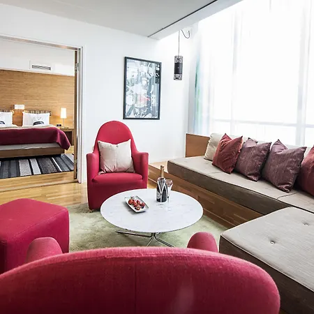 Hyatt Place Hotel 4*